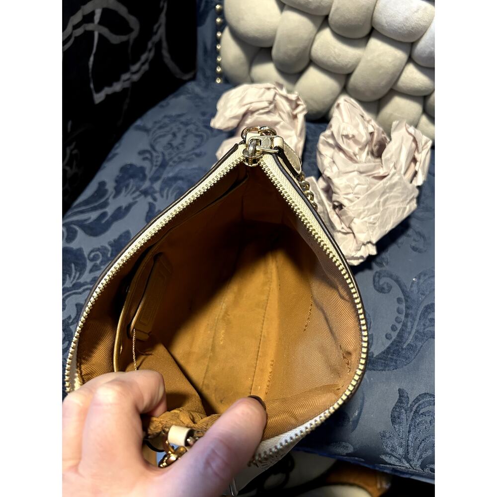 Coach Nolita Wristlet 22 with Cut Out Tea Rose Chalk Ivory - Picture 10 of 13